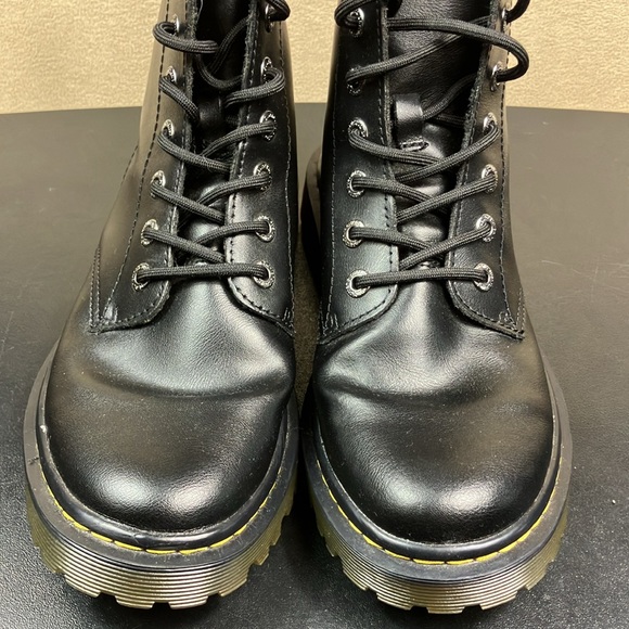 Dr. Martens Luana Comfortable Leather Lace Up Work‎ Boot Women’s size US 9 L - Picture 2 of 9